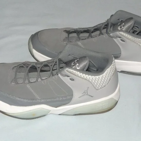 Jordan | Shoes | Jordan Max Aura 3 Wolf Greycool Greywhite  display picture 1